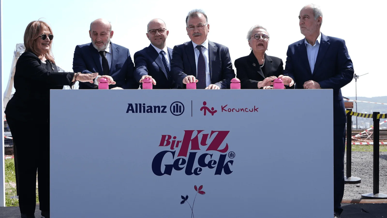 Bir Kız Gelecek Programıyla Geleceğin Temelleri Atılıyor!